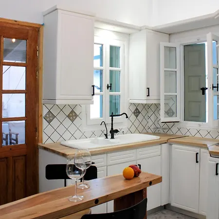Lithi Stylish Apartments- Eco Luxury Appartement Tripití